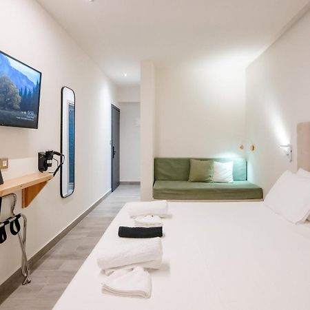 Ocean 11 Hotel Skiathos Town Bagian luar foto