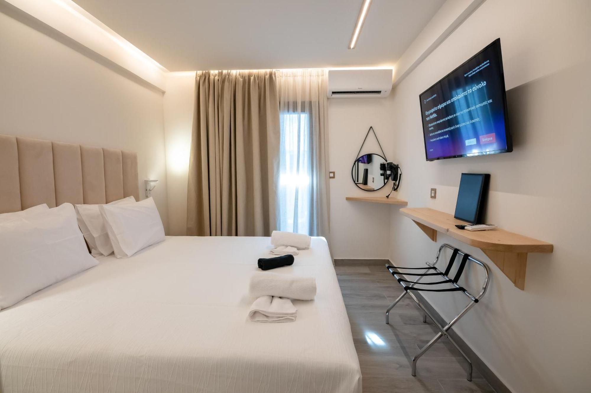 Ocean 11 Hotel Skiathos Town Bagian luar foto