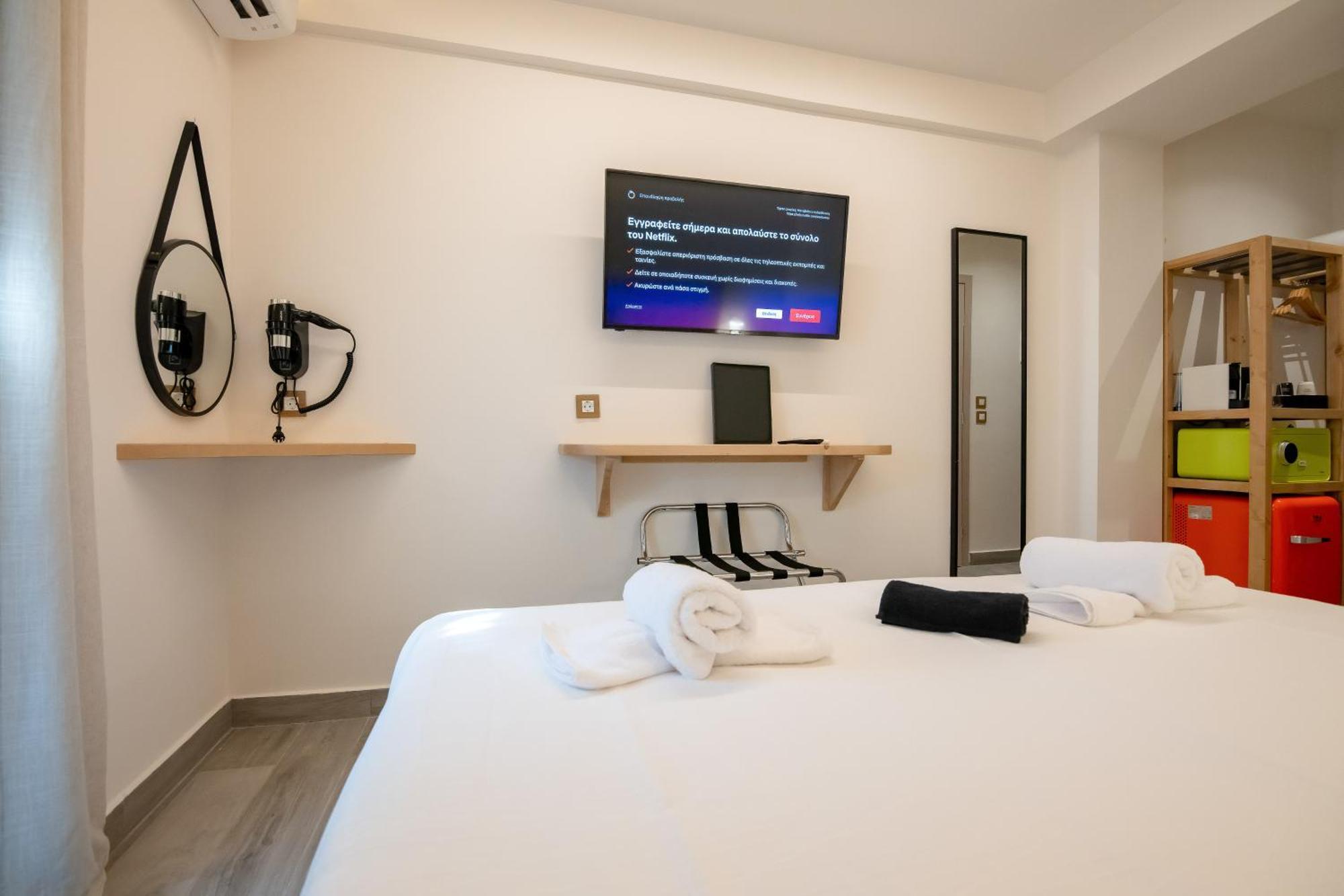 Ocean 11 Hotel Skiathos Town Bagian luar foto