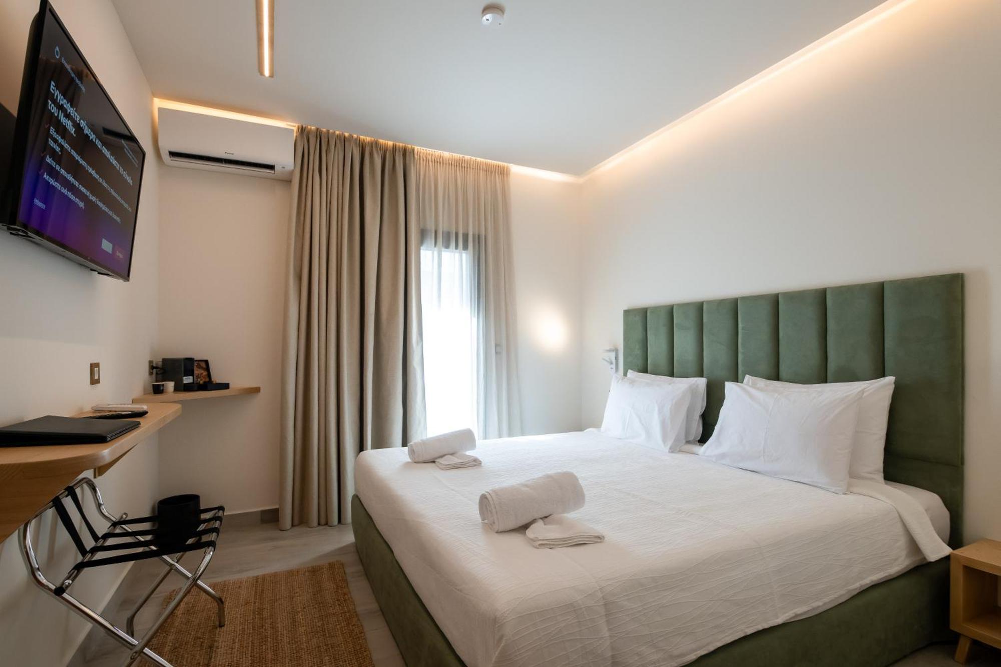 Ocean 11 Hotel Skiathos Town Bagian luar foto
