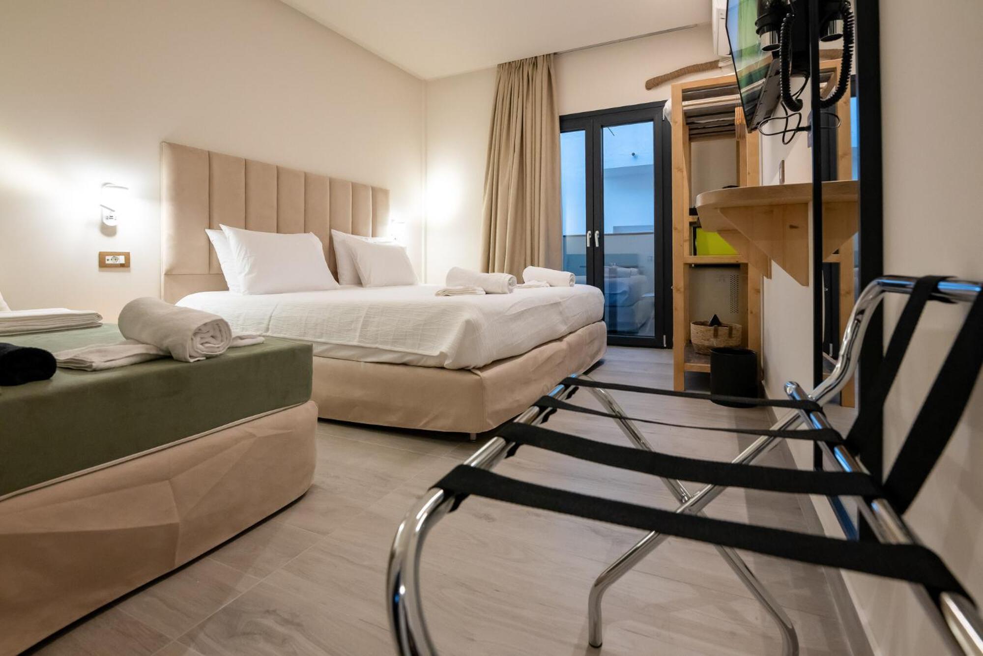Ocean 11 Hotel Skiathos Town Bagian luar foto